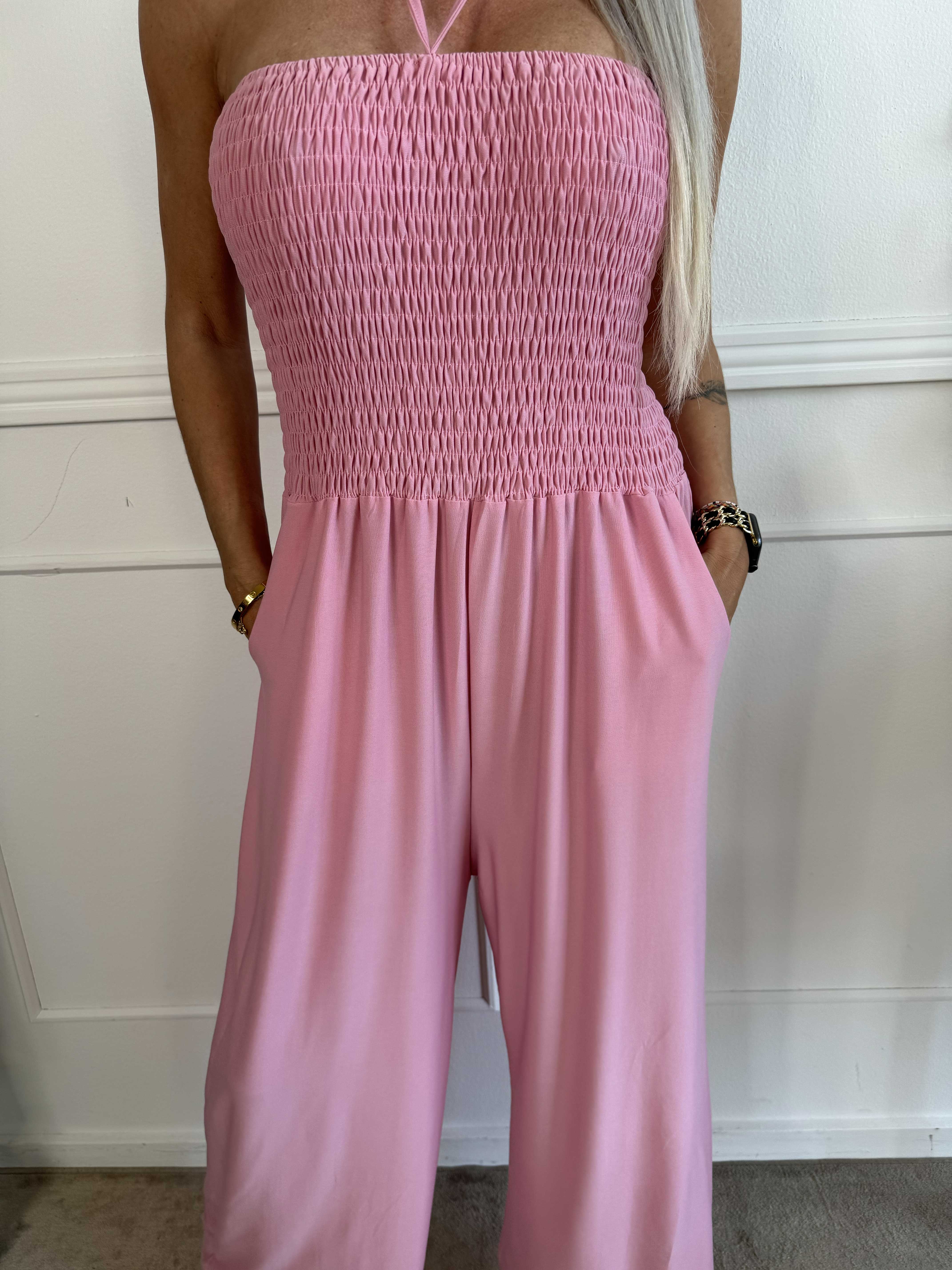 Pams Plain Tube Jumpsuit - Elastisk buksedragt med smock ved brystet